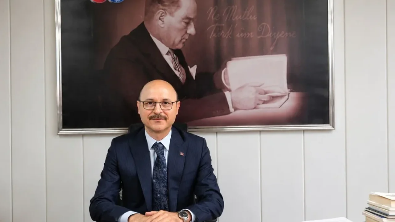 Türk Eğitim-Sen'den MEB'e çağrı: İlk hafta sevgi teması