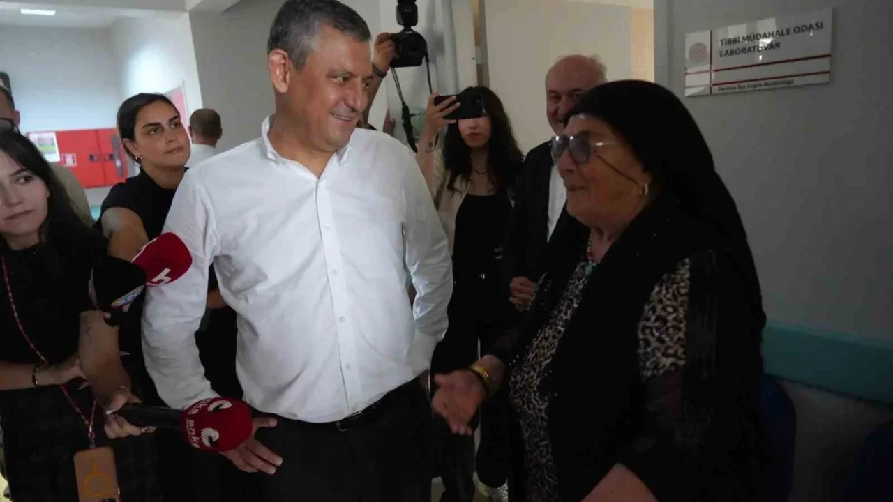 Özgür Özel'den Kılıçdaroğlu sorusuna gülerek yanıt