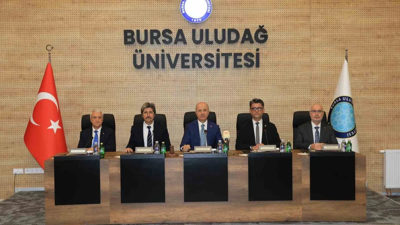 ÜAK Yönetim Kurulu Toplantısı Bursa Uludağ Üniversitesi'nde yapıldı
