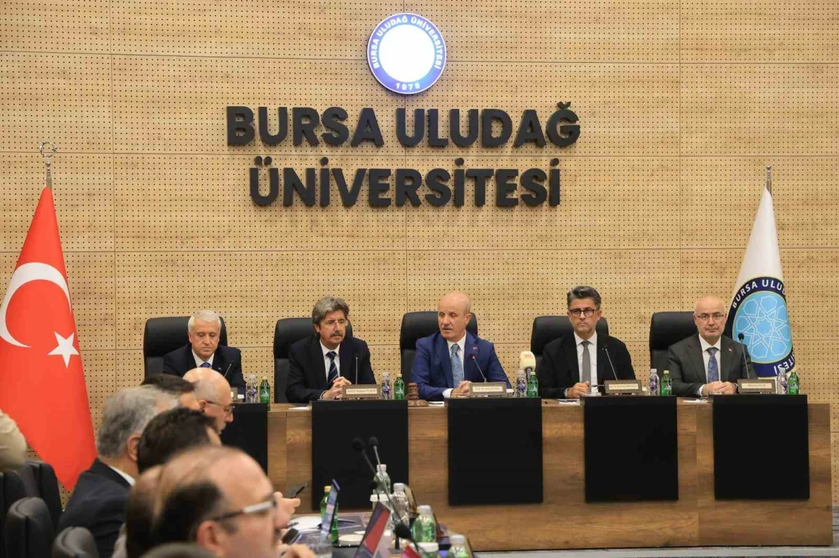 ÜAK Yönetim Kurulu Toplantısı Bursa Uludağ Üniversitesi'nde yapıldı