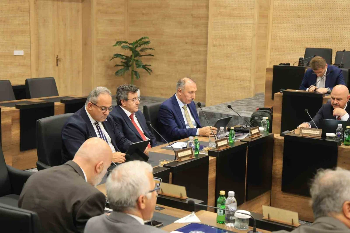 ÜAK Yönetim Kurulu Toplantısı Bursa Uludağ Üniversitesi'nde yapıldı