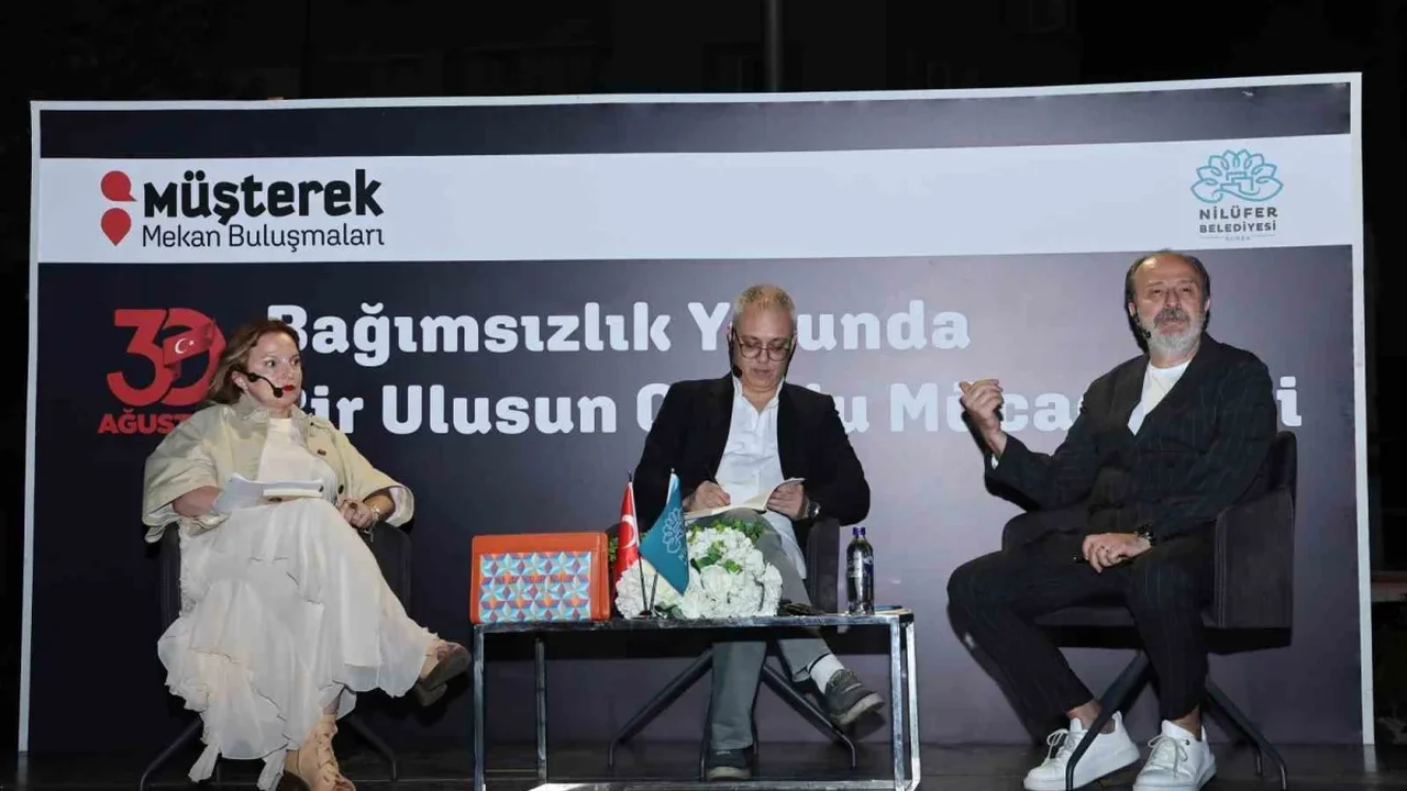 Nilüfer'de bağımsızlık ve Cumhuriyet söyleşisi düzenlendi