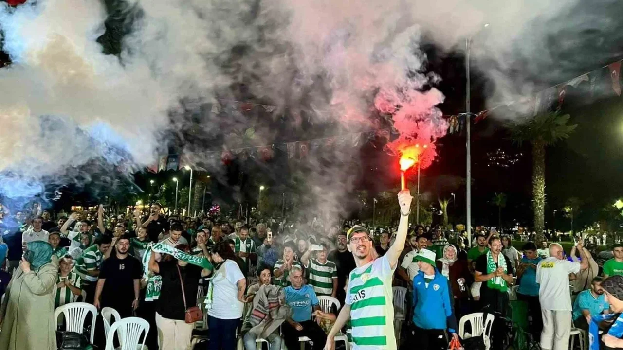 Bursa Büyükşehir, Bursaspor taraftarlarını Kültürpark'ta buluşturdu