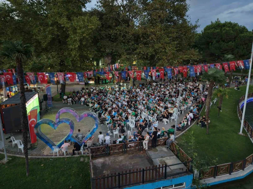 Bursa Büyükşehir, Bursaspor taraftarlarını Kültürpark'ta buluşturdu