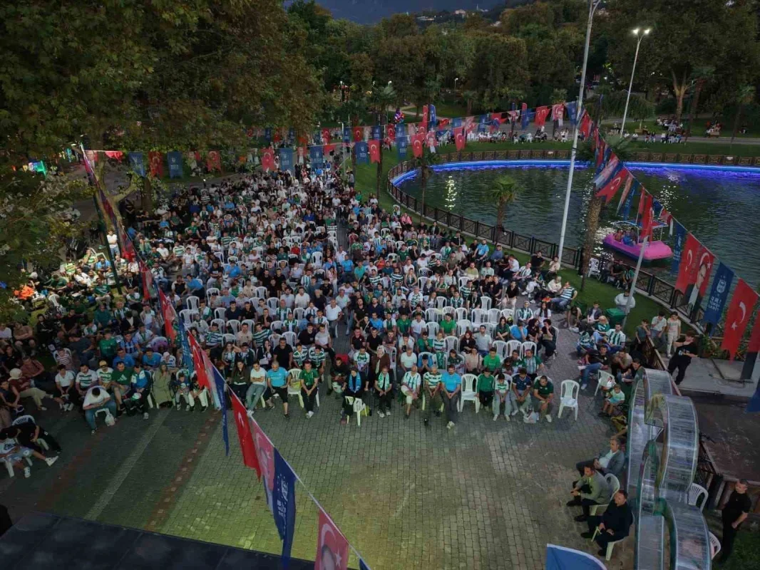 Bursa Büyükşehir, Bursaspor taraftarlarını Kültürpark'ta buluşturdu
