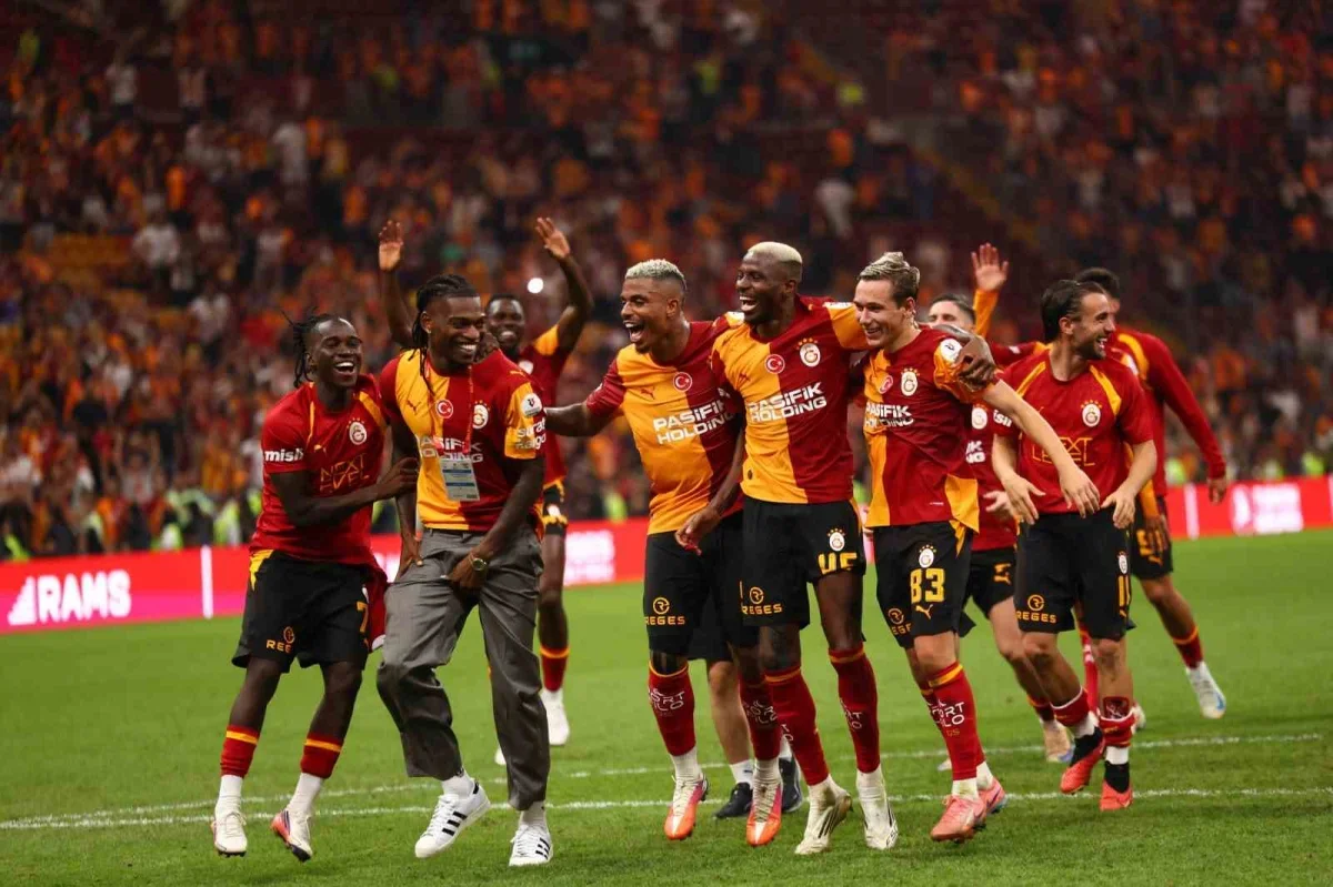 Galatasaray, Göztepe'yi 3-2 yendi: Osimhen'den 2 gol