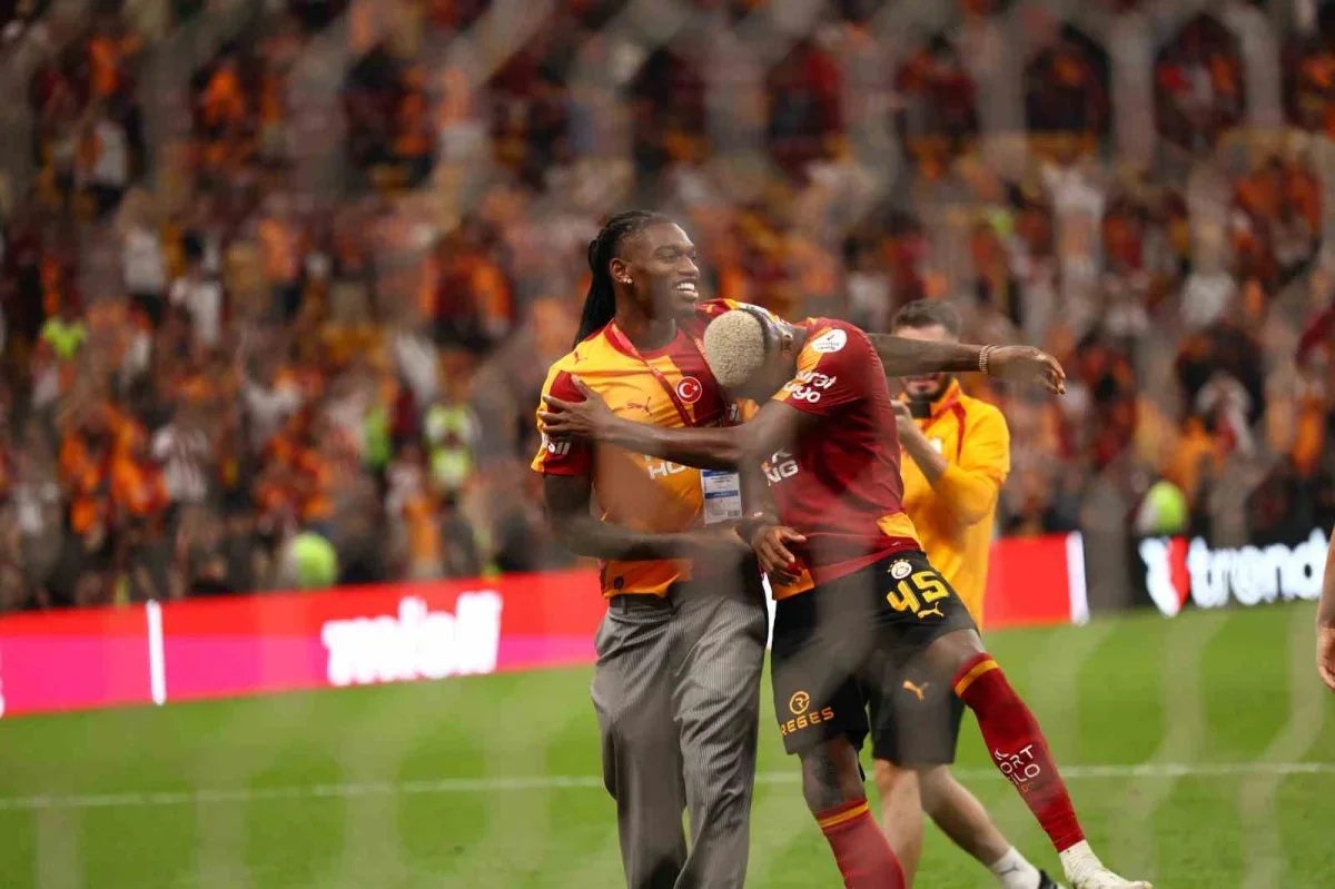 Galatasaray, Göztepe'yi 3-2 yendi: Osimhen'den 2 gol