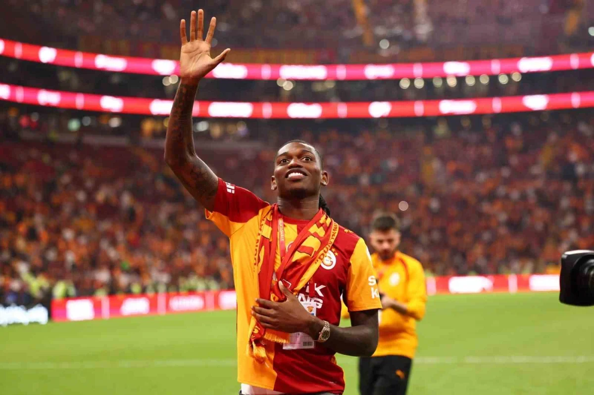 Galatasaray, Göztepe'yi 3-2 yendi: Osimhen'den 2 gol