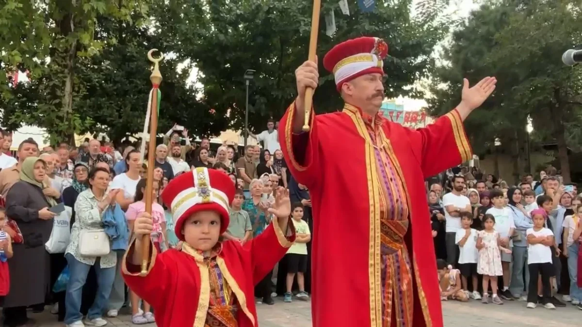 Bursa'da fetih ve 30 Ağustos kutlamalarında mehter coşkusu