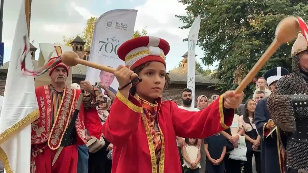 Bursa'da fetih ve 30 Ağustos kutlamalarında mehter coşkusu