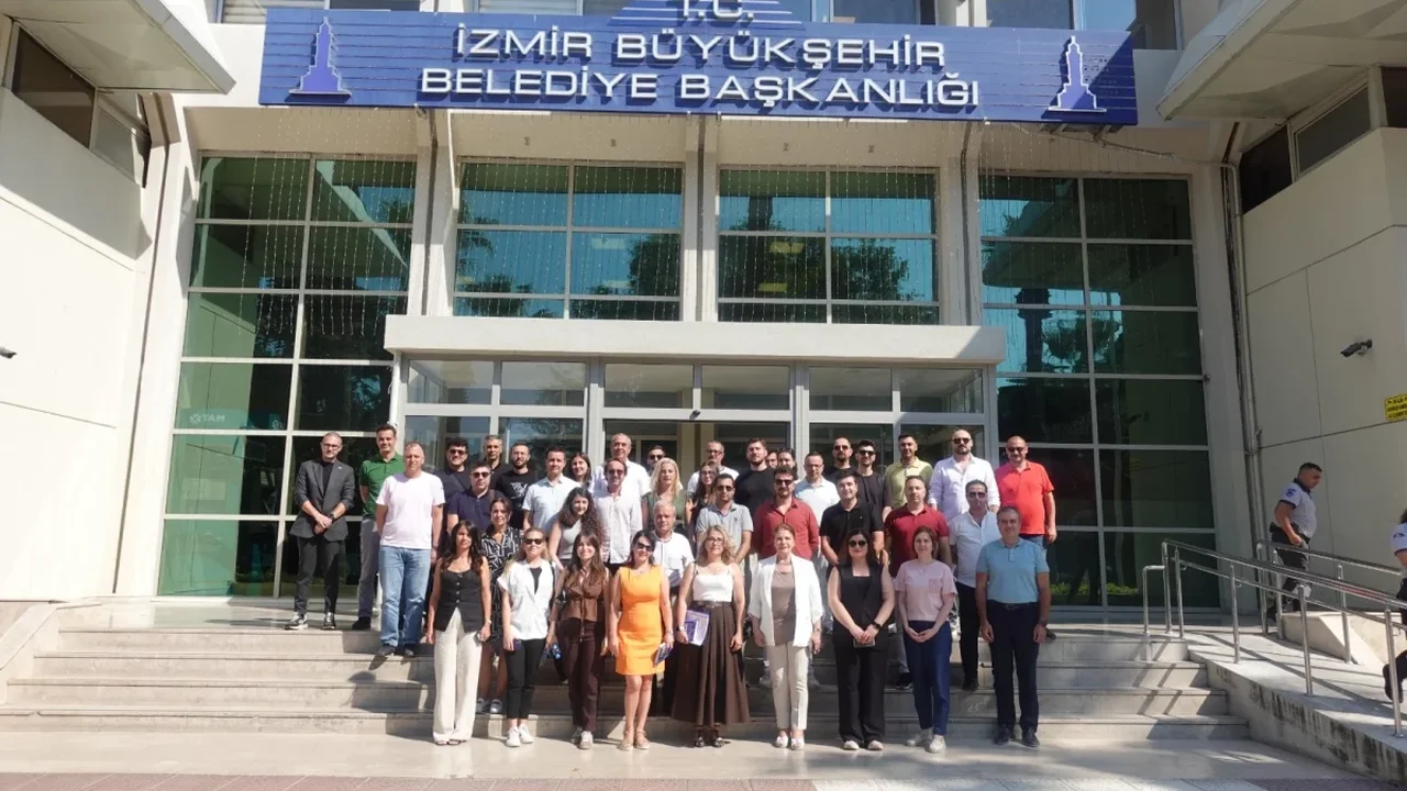İzmir'de çatı GES başvuruları için ortak yol haritası