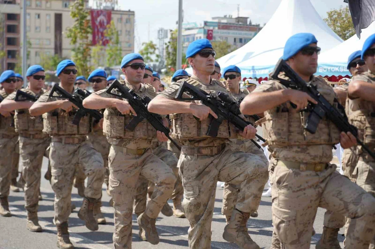 Kocaeli'de 30 Ağustos Zafer Bayramı törenlerle kutlandı