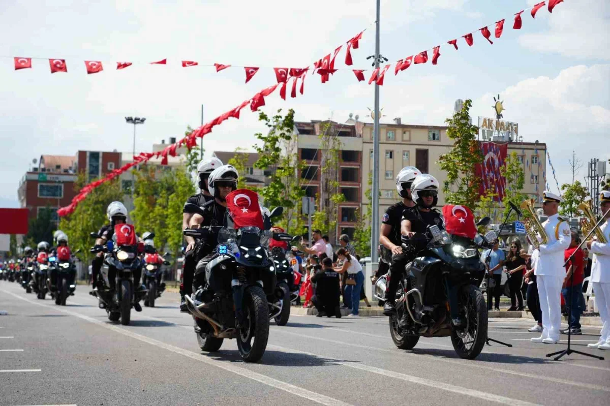 Kocaeli'de 30 Ağustos Zafer Bayramı törenlerle kutlandı