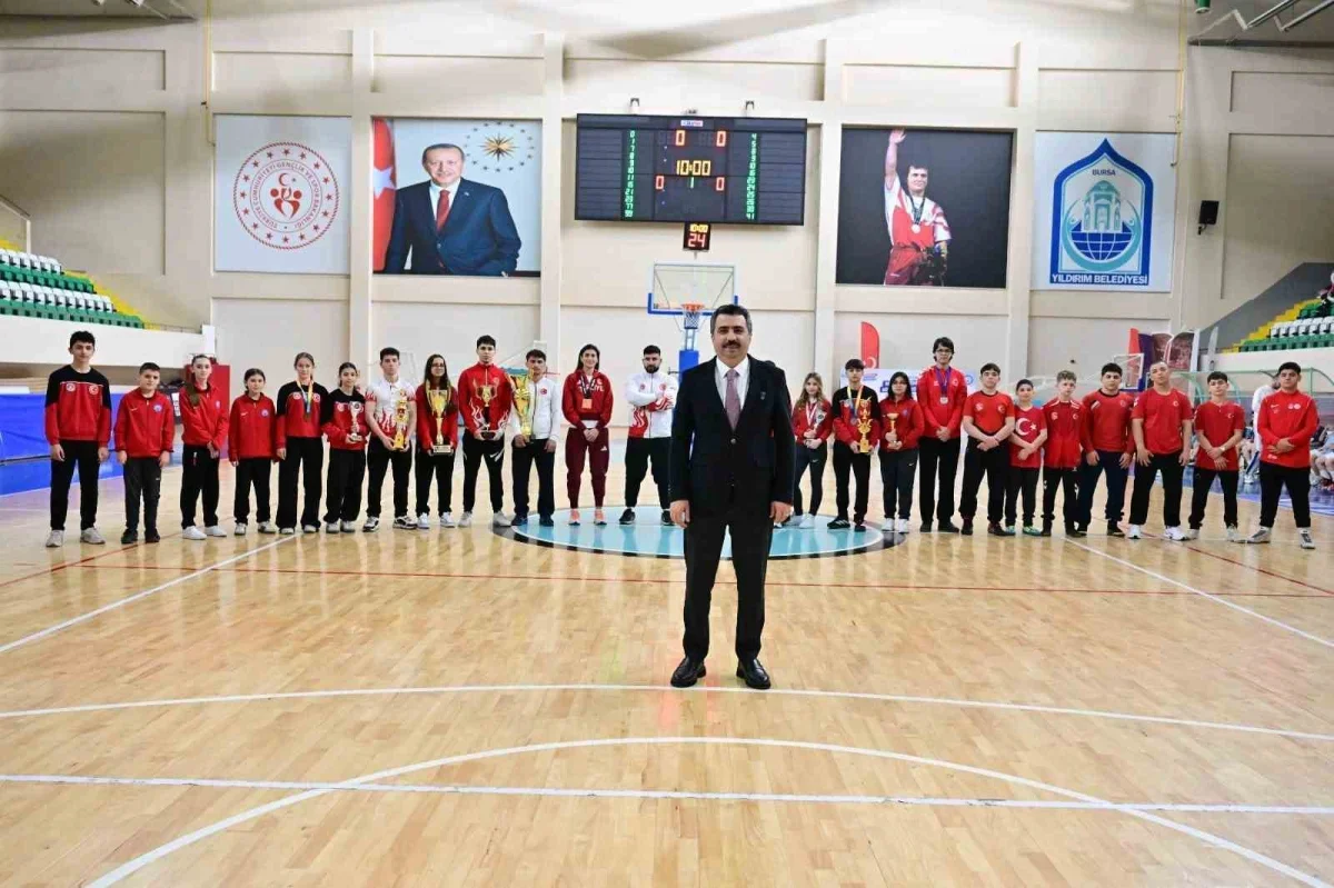 Yıldırım gençlerin adresi oldu: 384 bin kişiye spor hizmeti