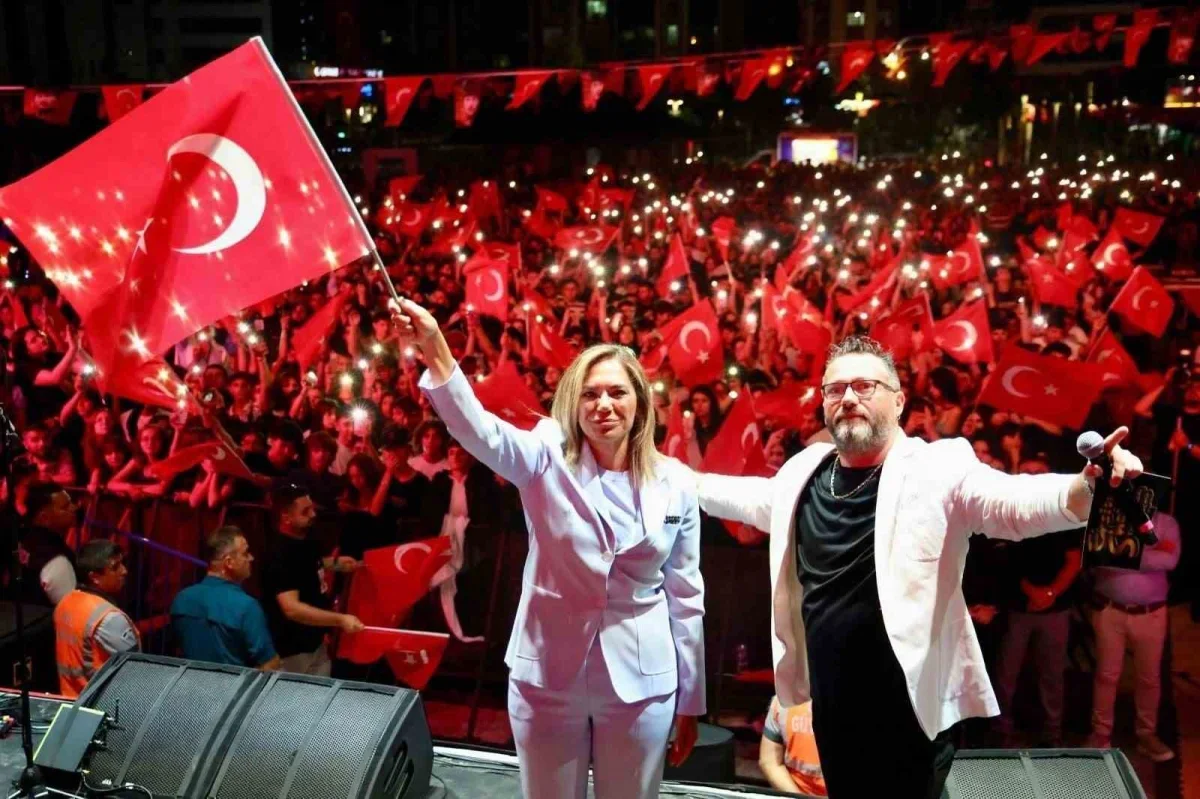 Çerkezköy'de 30 Ağustos Zafer Bayramı Mor ve Ötesi'yle kutlandı