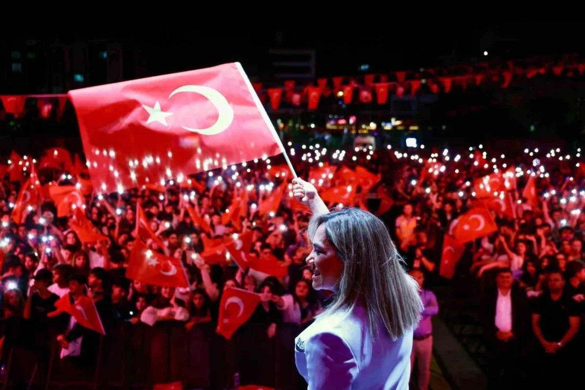 Çerkezköy'de 30 Ağustos Zafer Bayramı Mor ve Ötesi'yle kutlandı