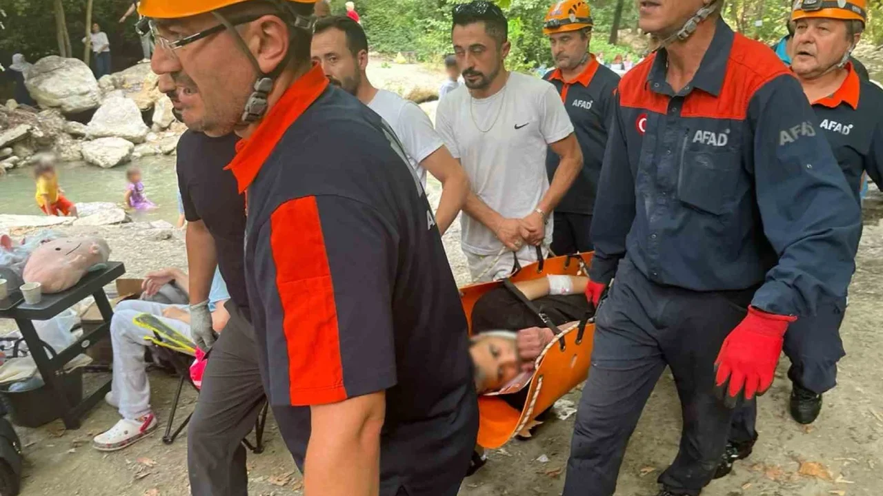 Nilüfer'de ormanda yürüyüş yapan kişi kayalıklardan düştü