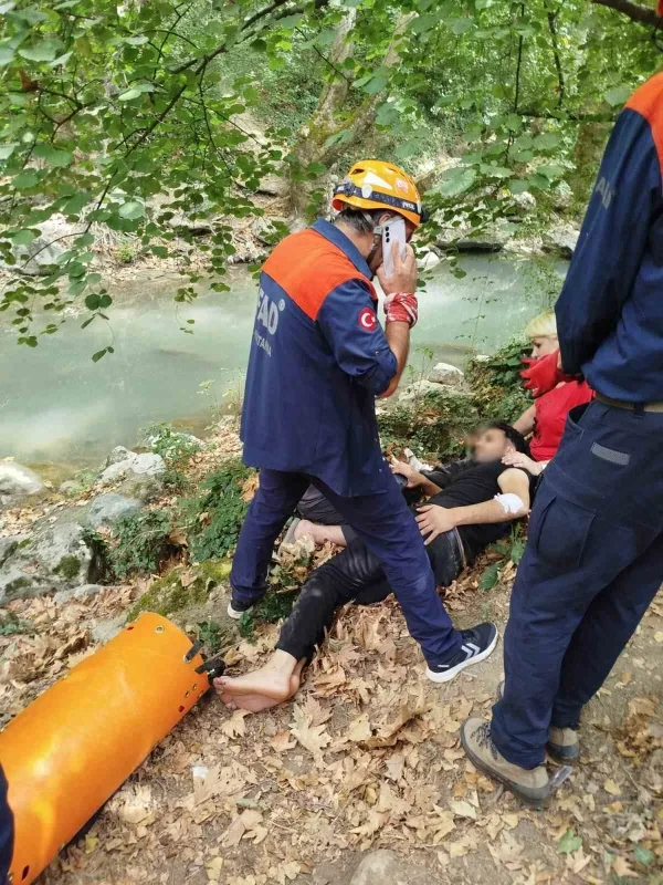 Nilüfer'de ormanda yürüyüş yapan kişi kayalıklardan düştü