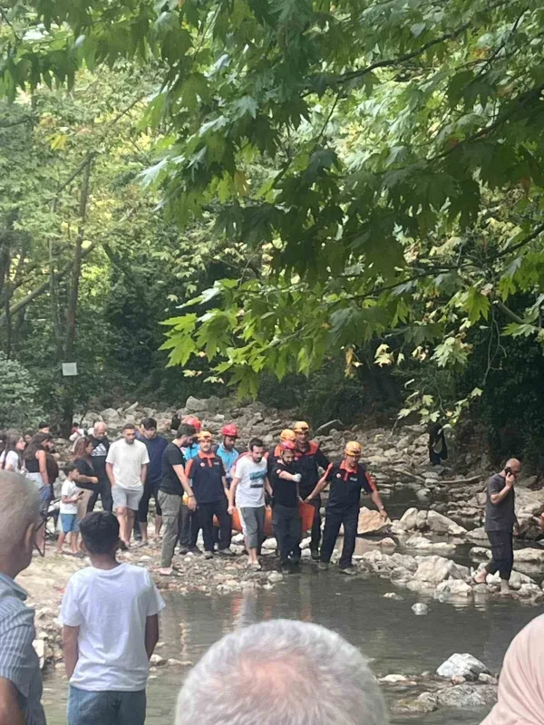 Nilüfer'de ormanda yürüyüş yapan kişi kayalıklardan düştü
