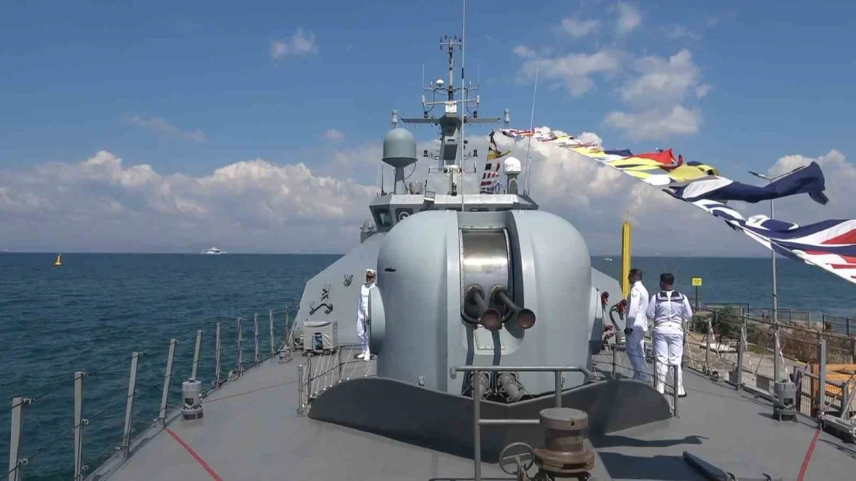 TCG Tuzla Yalova'da vatandaşların ziyaretine açıldı