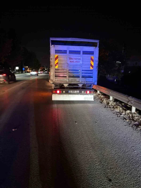 Yakıtı biten otomobiline yakıt doldururken can verdi