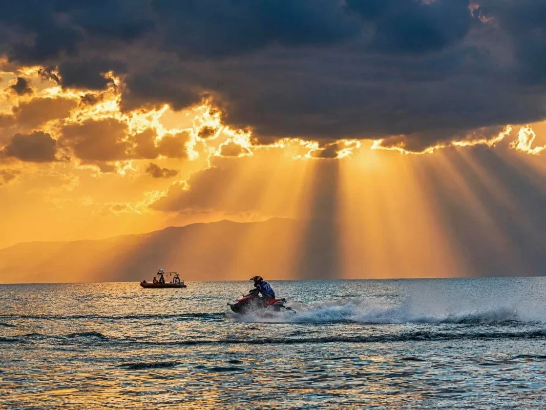 İznik Gölü'nde MotoSurf ve Sujeti Şampiyonası nefes kesti