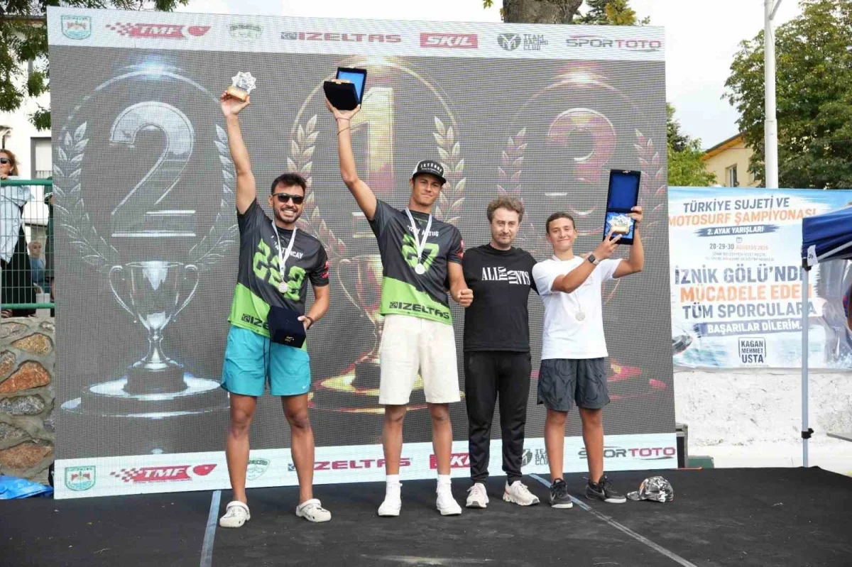 İznik Gölü'nde MotoSurf ve Sujeti Şampiyonası nefes kesti