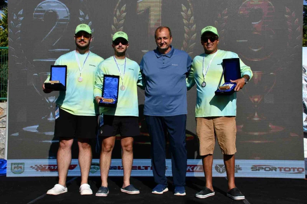 İznik Gölü'nde MotoSurf ve Sujeti Şampiyonası nefes kesti