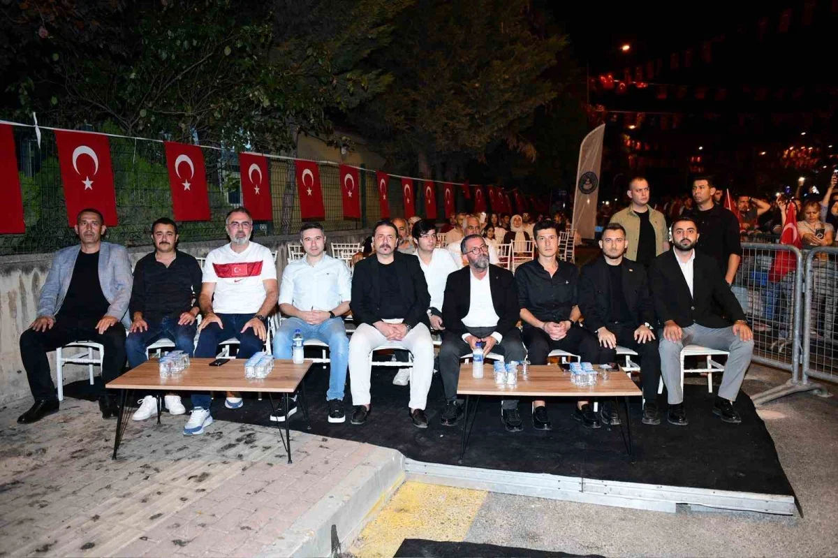 Kestel'de 30 Ağustos kutlamasında Mela Bedel sahne aldı