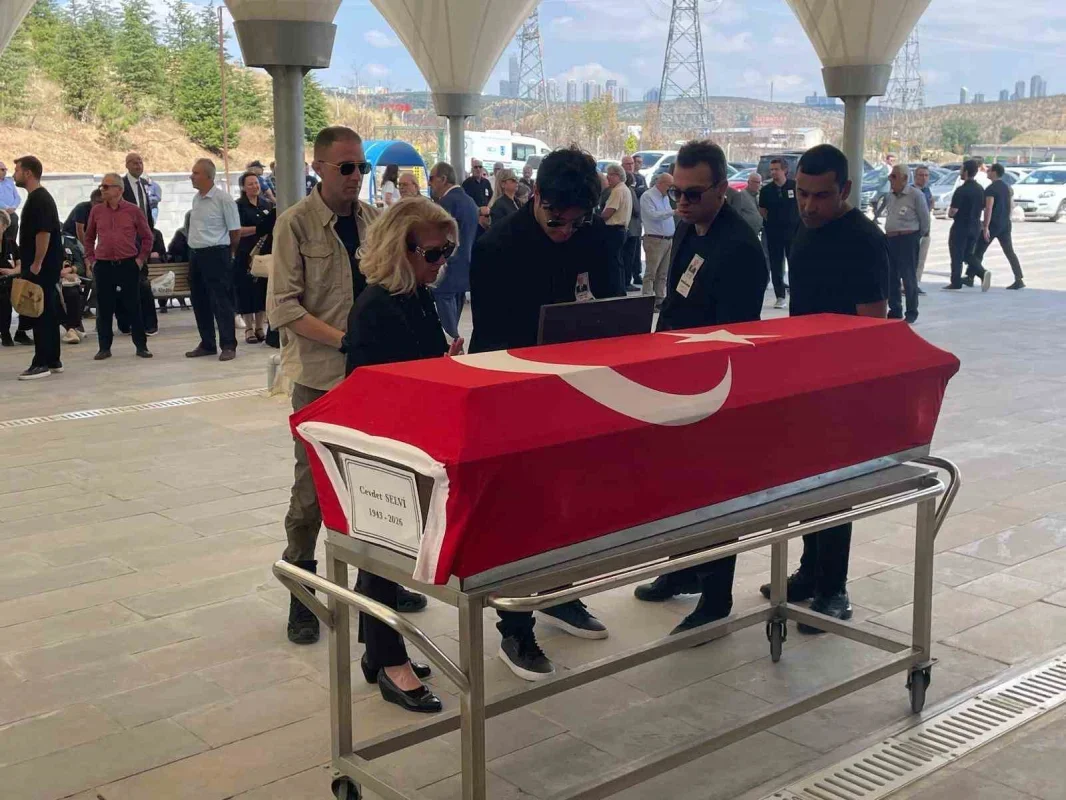 Eski CHP Kocaeli Milletvekili Mehmet Cevdet Selvi toprağa verildi