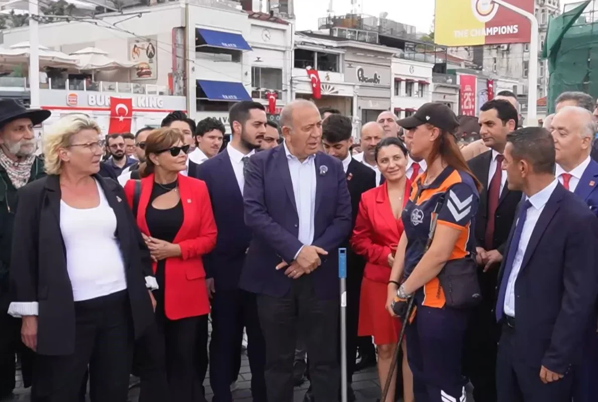 Gürsel Tekin Taksim ve İstiklal Caddesi'nde esnafla buluştu