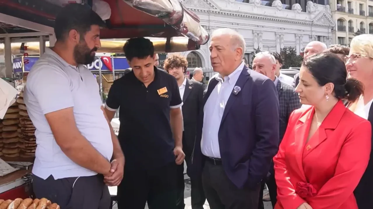 Gürsel Tekin Taksim ve İstiklal Caddesi'nde esnafla buluştu