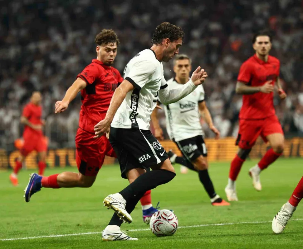 Beşiktaş ilk yarıda Çorum FK karşısında 2-0 önde