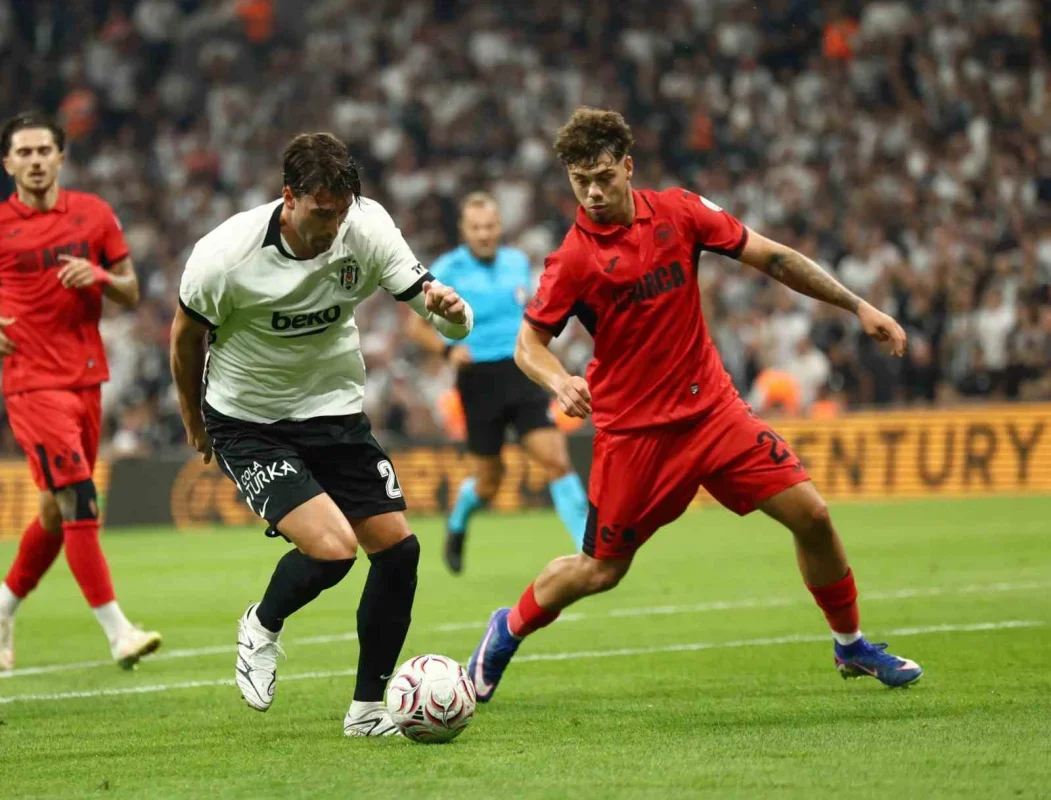 Beşiktaş ilk yarıda Çorum FK karşısında 2-0 önde