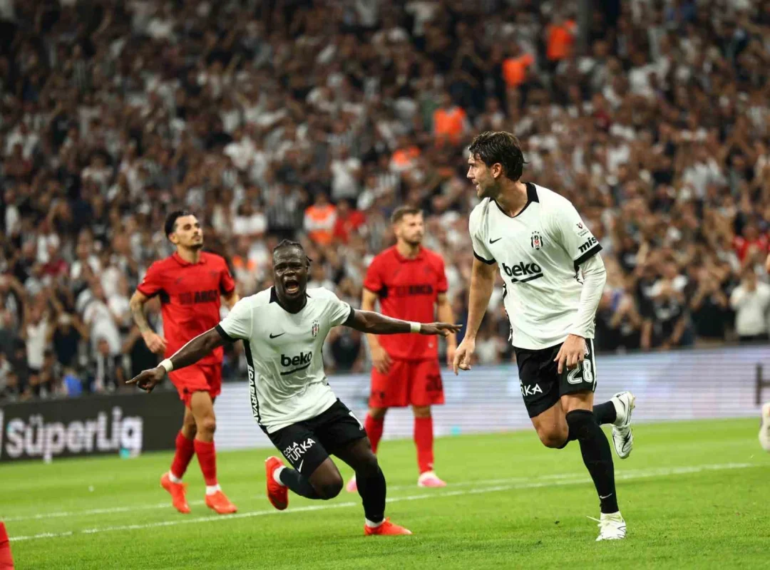 Beşiktaş ilk yarıda Çorum FK karşısında 2-0 önde