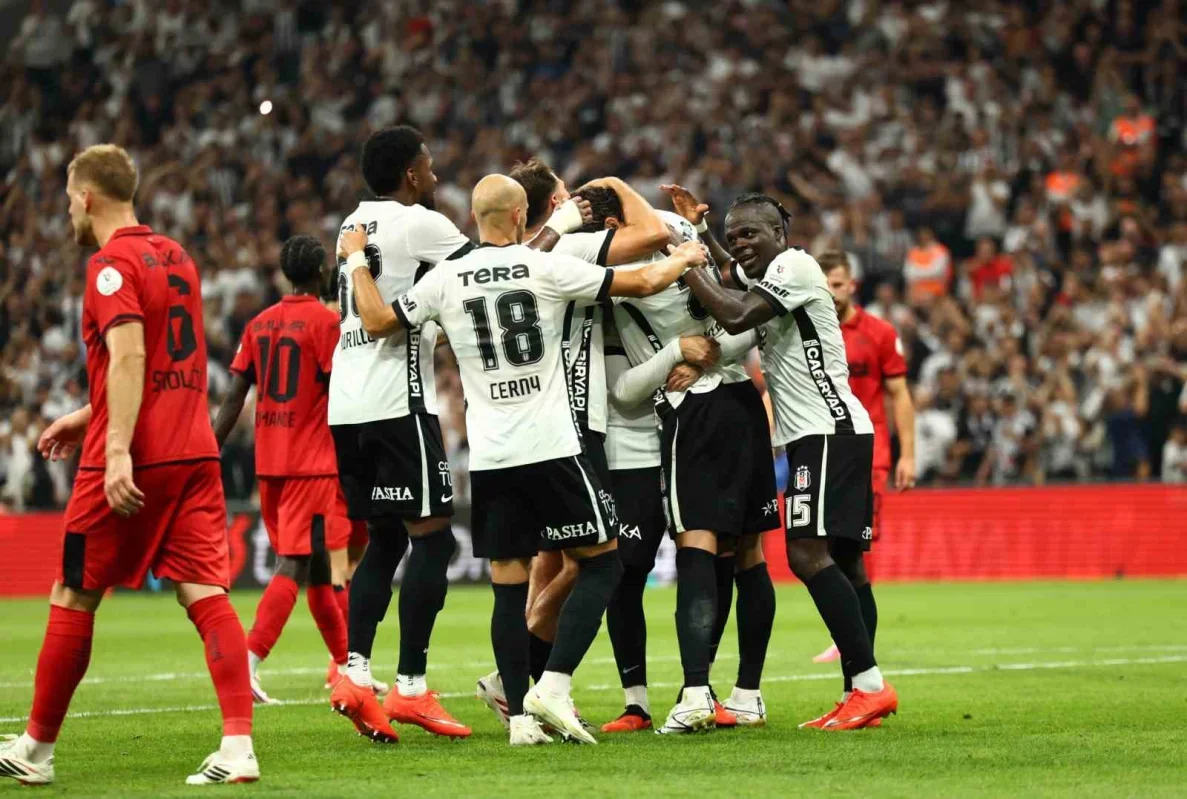Beşiktaş ilk yarıda Çorum FK karşısında 2-0 önde