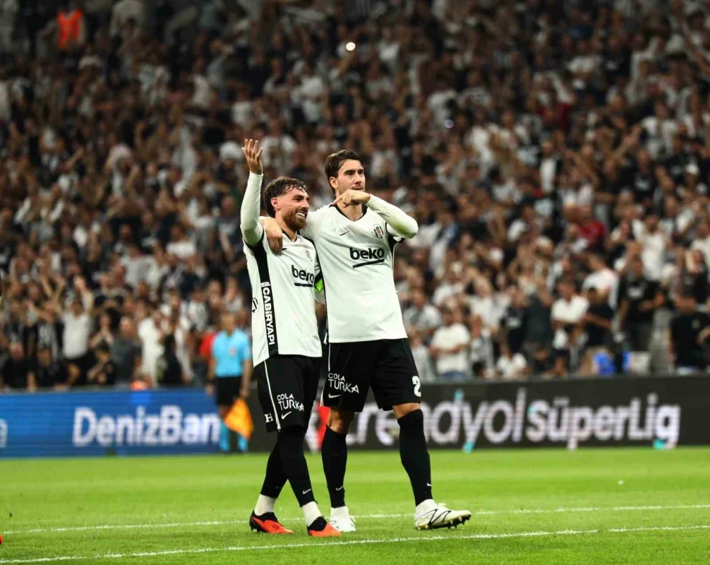 Beşiktaş ilk yarıda Çorum FK karşısında 2-0 önde