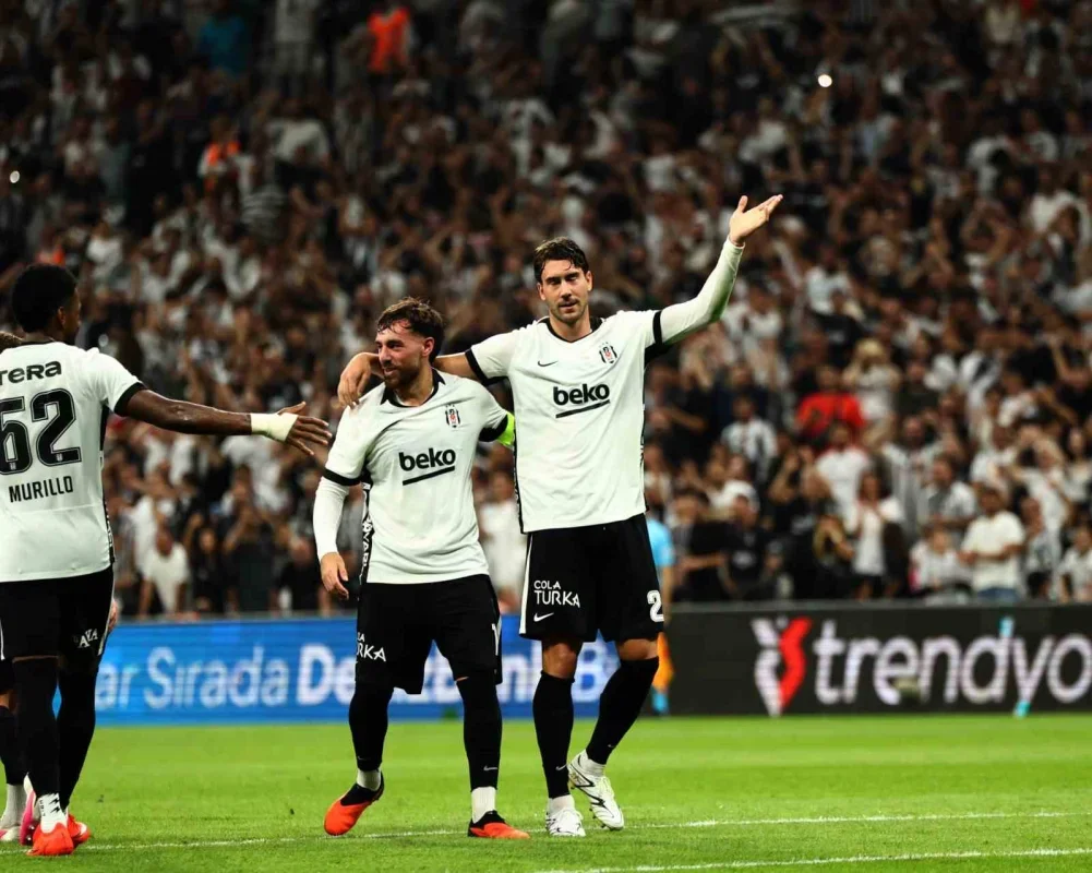 Beşiktaş ilk yarıda Çorum FK karşısında 2-0 önde