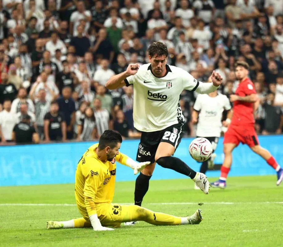 Beşiktaş 6-2 Çorum FK: Tüpraş Stadı'nda gol yağmuru