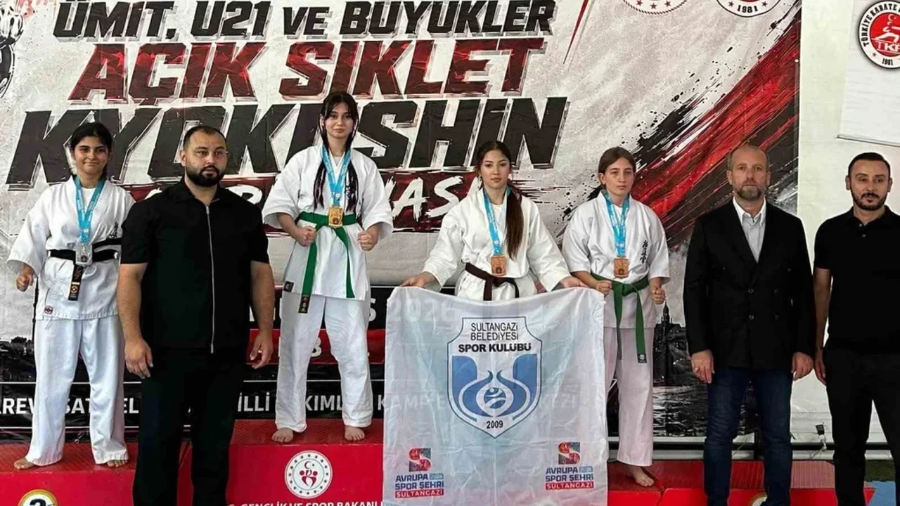 Sultangazili sporculardan Kyokushin Türkiye Şampiyonası'nda 7 madalya