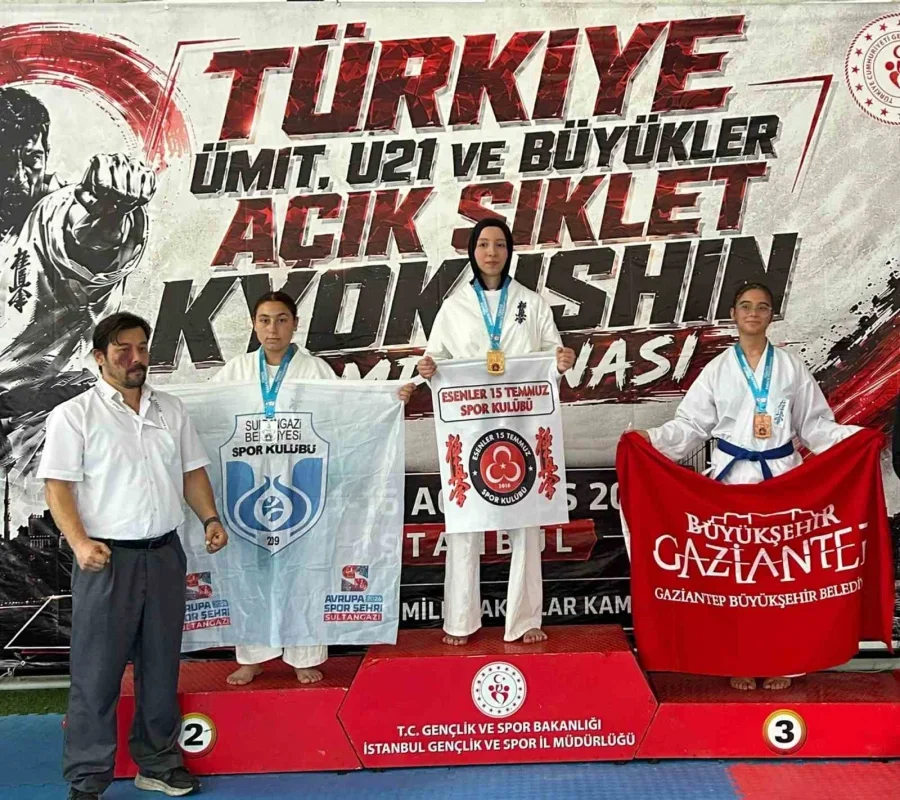 Sultangazili sporculardan Kyokushin Türkiye Şampiyonası'nda 7 madalya