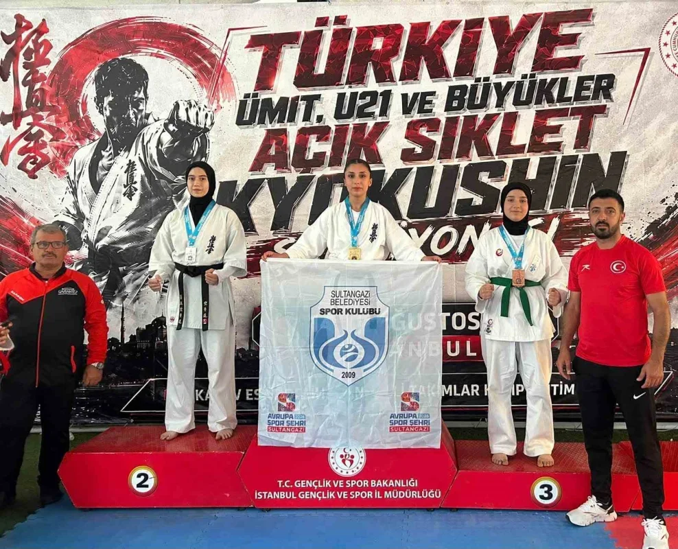 Sultangazili sporculardan Kyokushin Türkiye Şampiyonası'nda 7 madalya