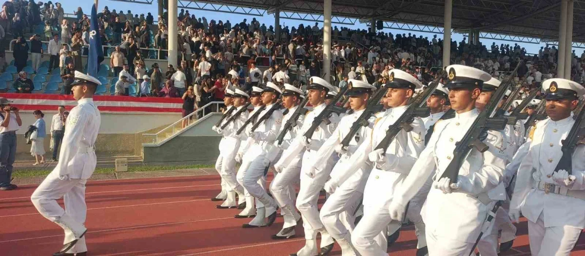 Yalova'da 456 deniz astsubayı mezuniyet töreniyle göreve uğurlandı