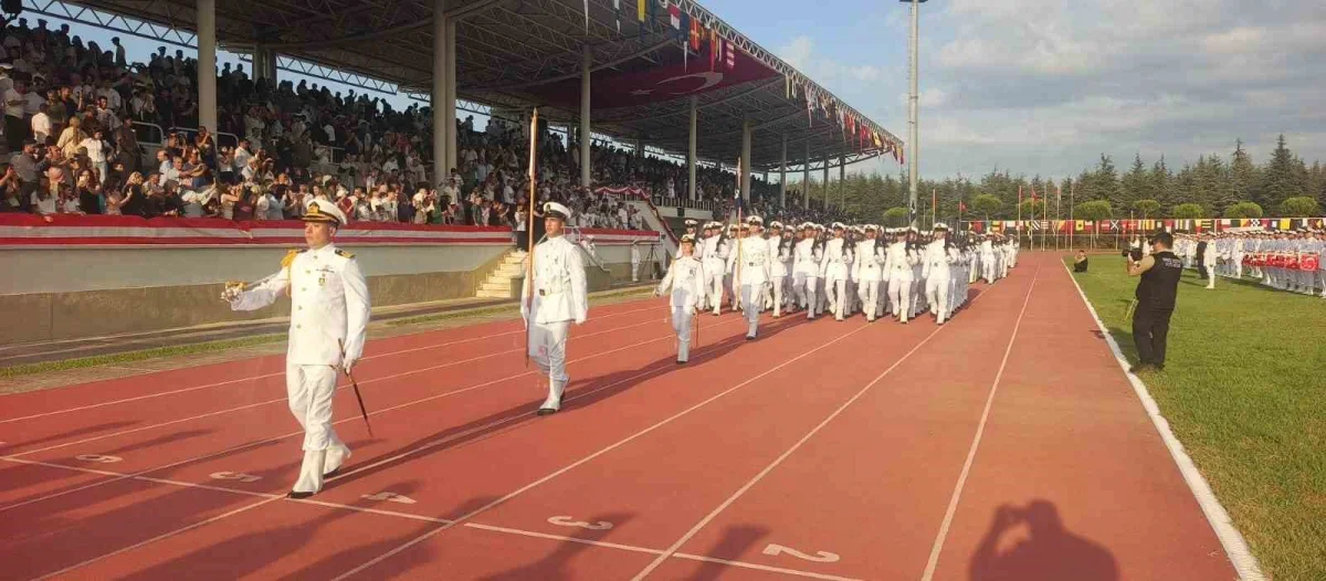Yalova'da 456 deniz astsubayı mezuniyet töreniyle göreve uğurlandı