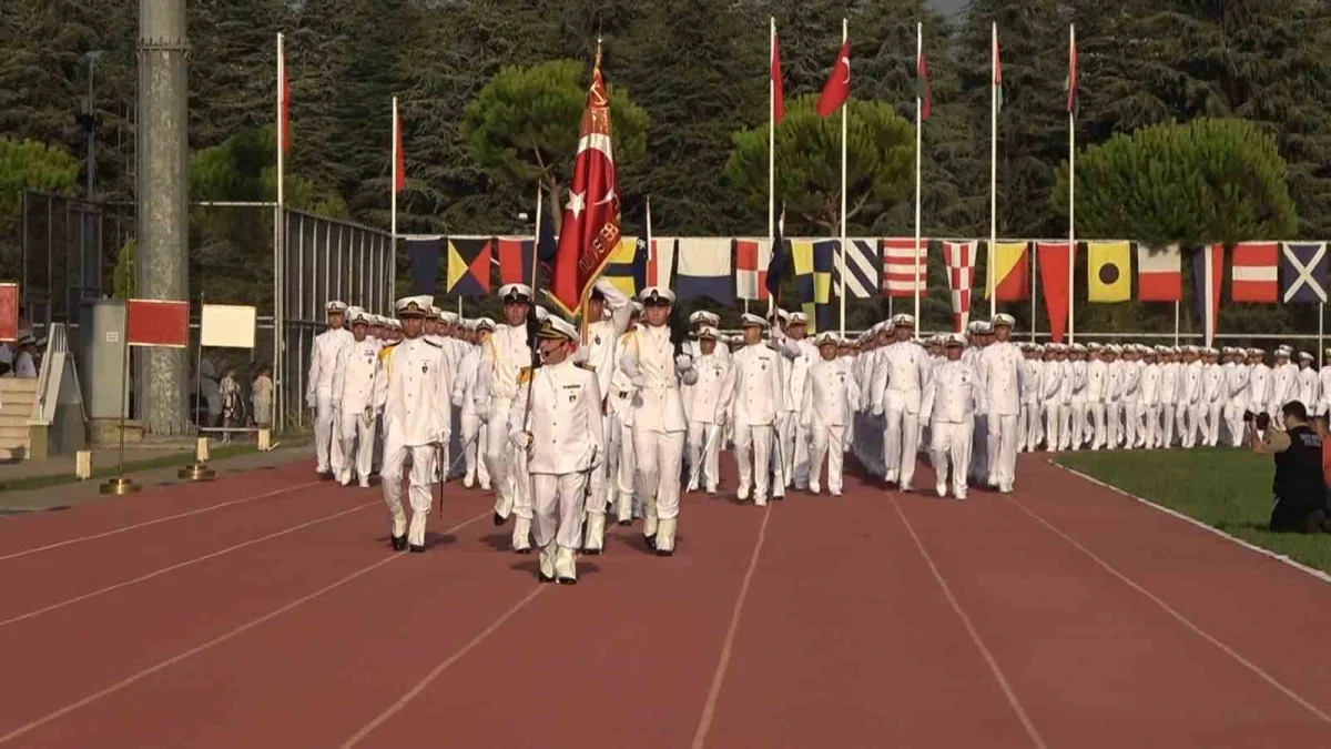 Yalova'da 456 deniz astsubayı mezuniyet töreniyle göreve uğurlandı