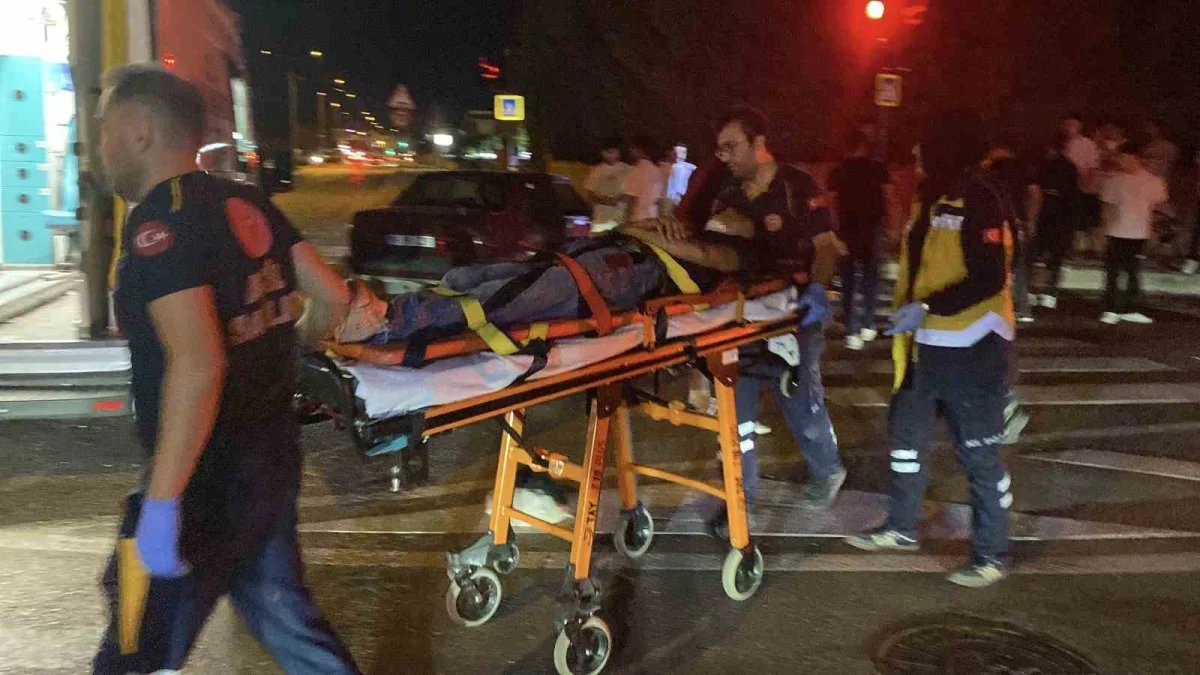 İnegöl'de otomobil ile motosiklet çarpıştı: 2 yaralı