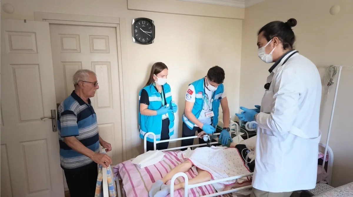 Bursa'da evde sağlık hizmetleri 2 bin 700 hastaya ulaşıyor
