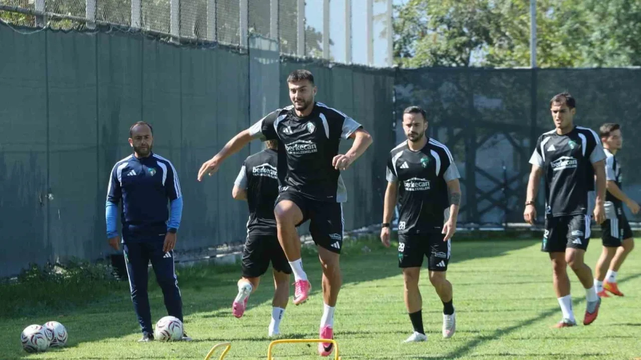 Florian Aye: Kocaelispor'da takım ruhuyla gol arayacak
