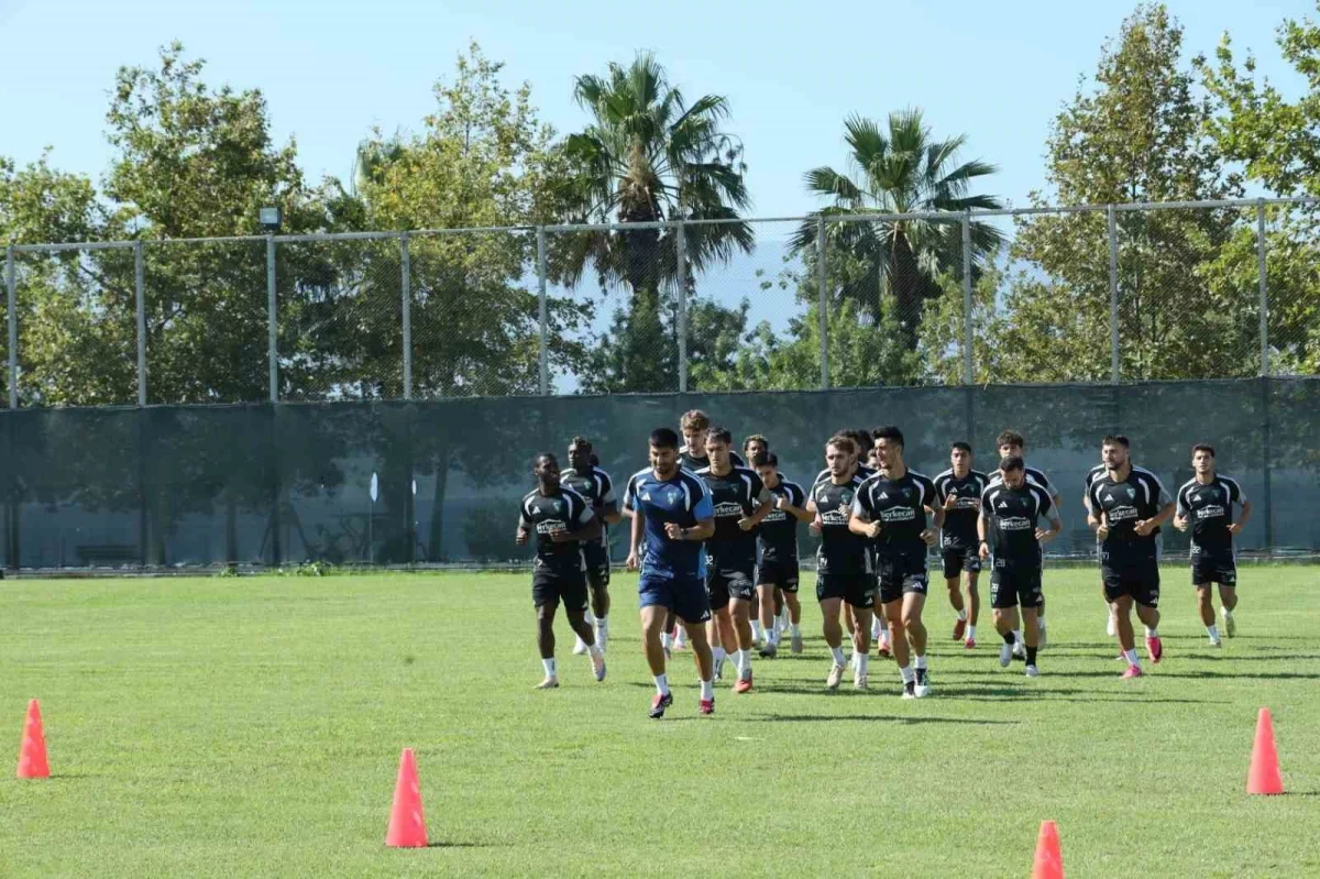 Florian Aye: Kocaelispor'da takım ruhuyla gol arayacak