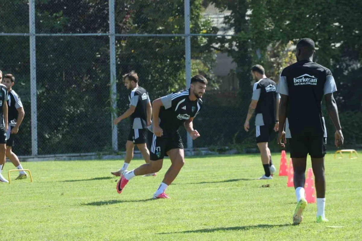 Florian Aye: Kocaelispor'da takım ruhuyla gol arayacak